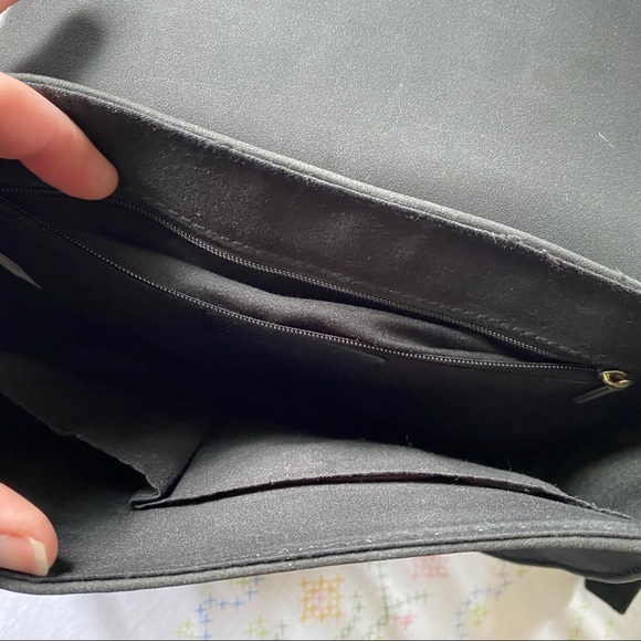 Expressions NYC Black Cross Body Purse - Picture 4 of 4